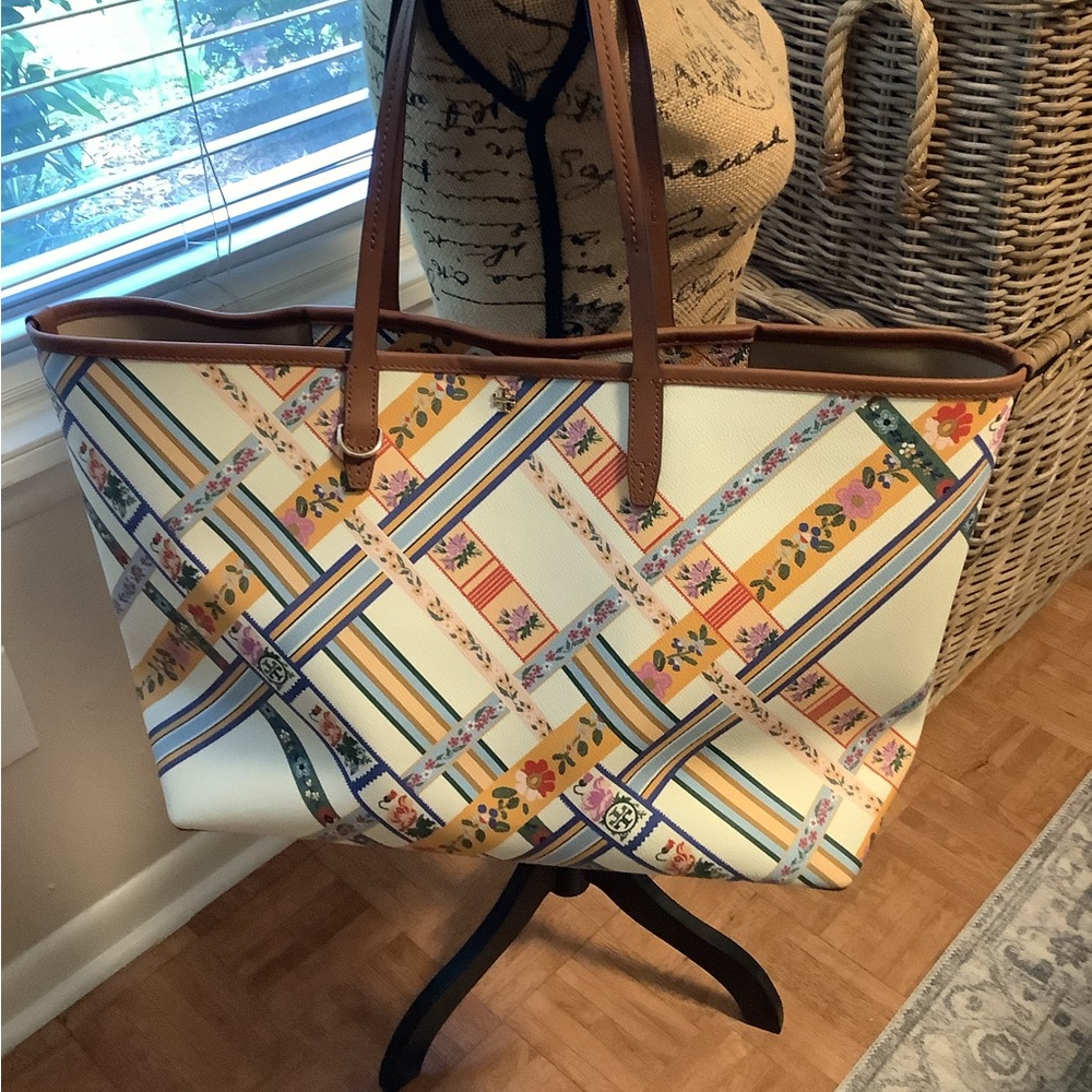Tory Burch Kerrington Square Large Tote - Ribbon Weave
